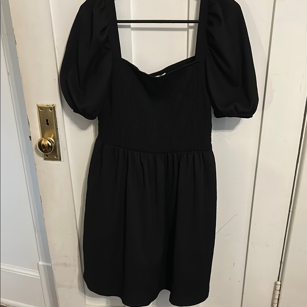 H&M Black puff sleeve dress